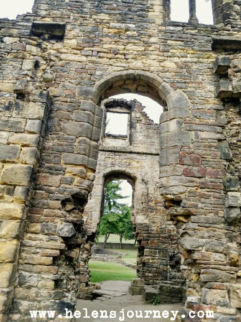 Review of Kirkstall Abbey, Leeds, Yorkshire, UK. A free day out for all ages and abilities